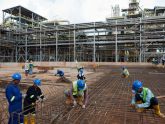 Malaysia tăng tiền công cho công nhân xây dựng nước ngoài